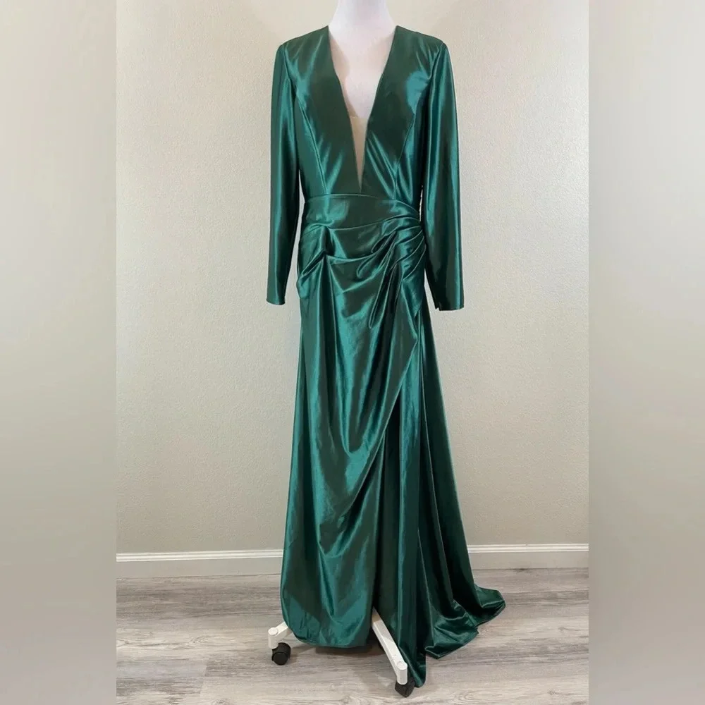 Ieena for MacDuggal green satin deep v long gown size 10 - Picture 1 of 8